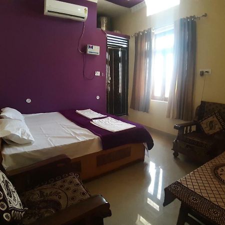Shree Ram Homestay Орчха Экстерьер фото