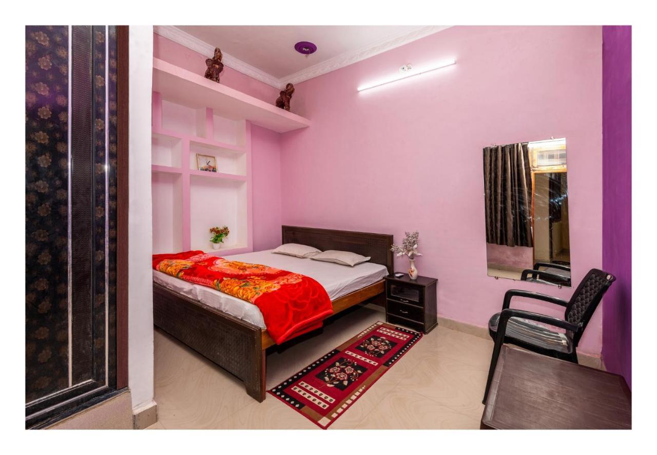 Shree Ram Homestay Орчха Экстерьер фото