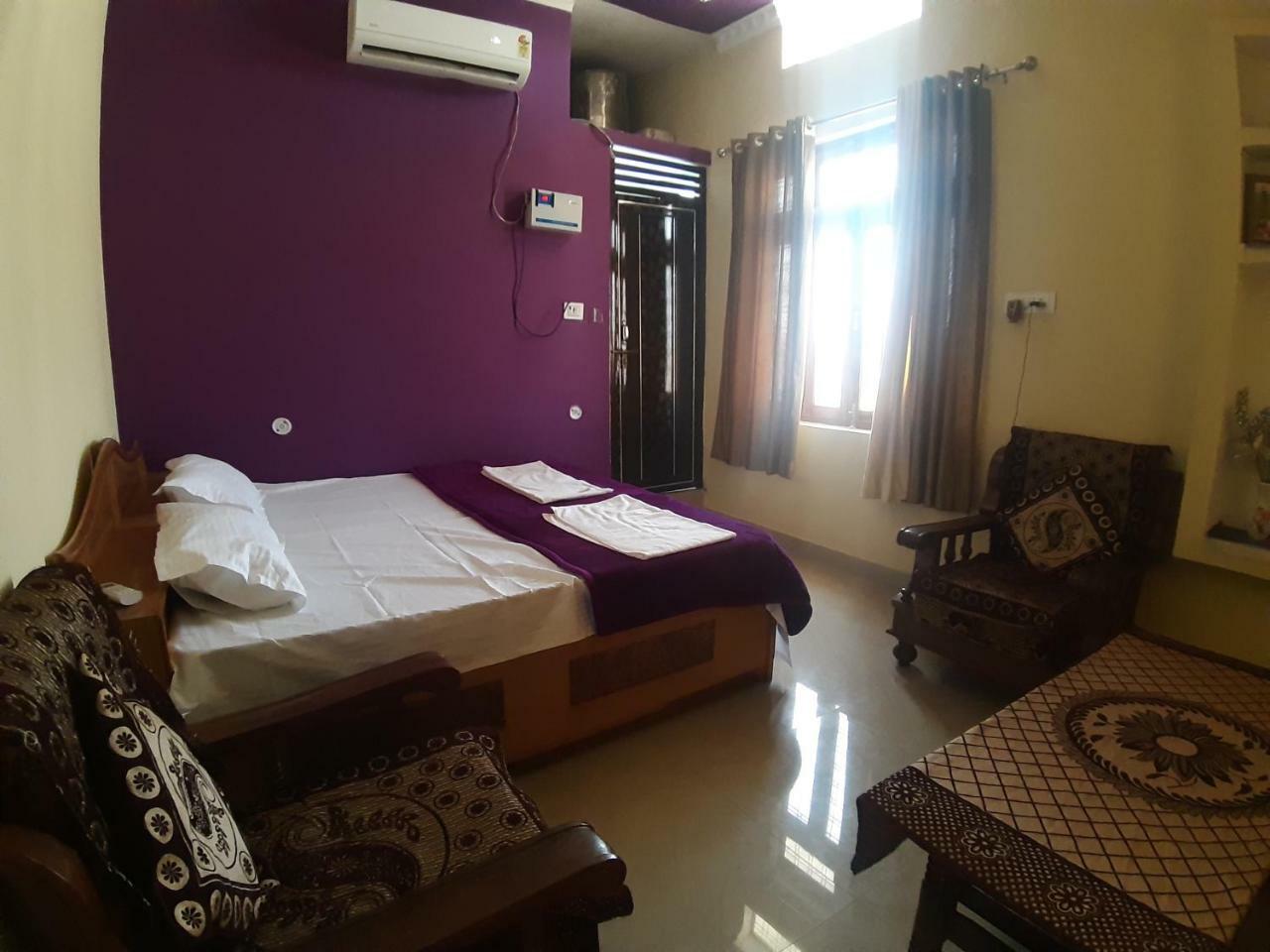 Shree Ram Homestay Орчха Экстерьер фото