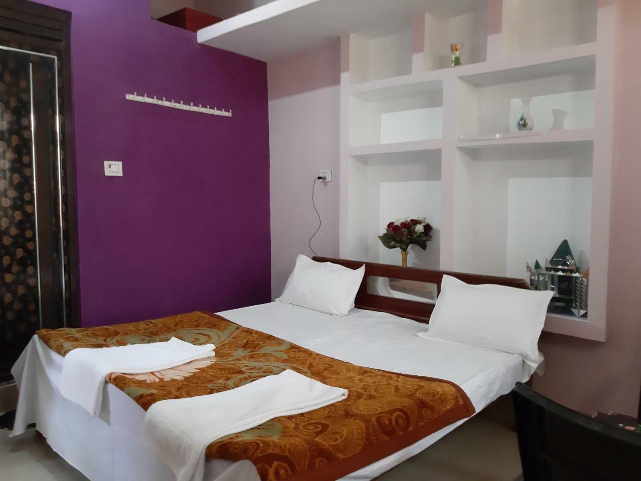 Shree Ram Homestay Орчха Экстерьер фото