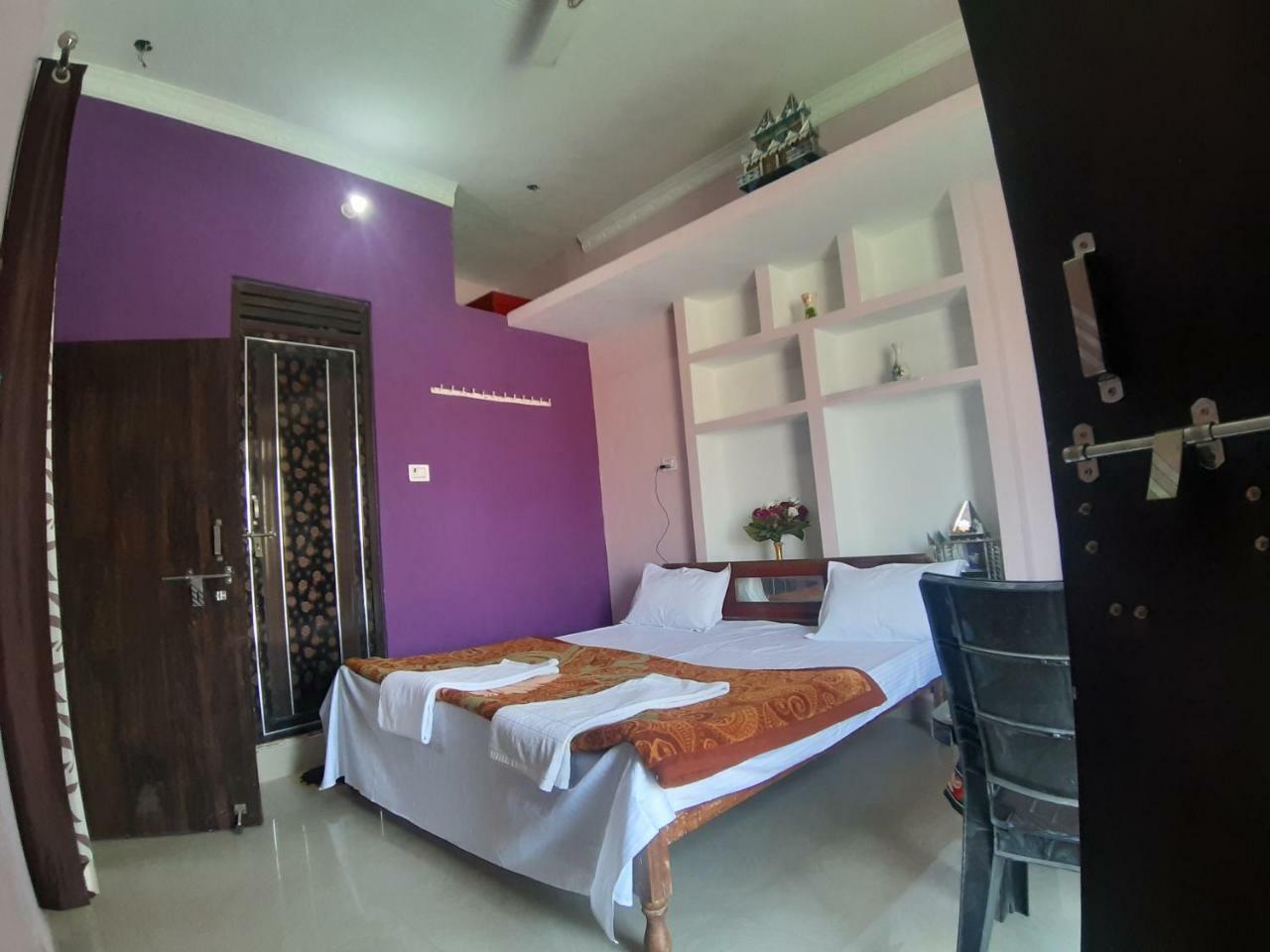 Shree Ram Homestay Орчха Экстерьер фото