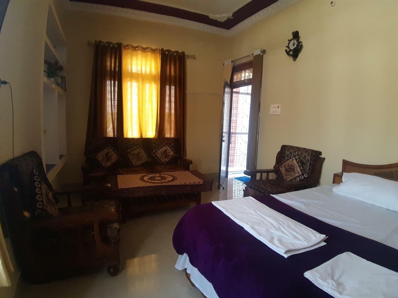 Shree Ram Homestay Орчха Экстерьер фото