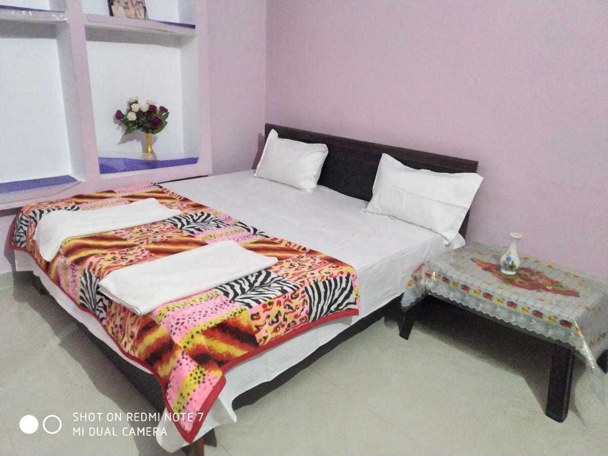 Shree Ram Homestay Орчха Экстерьер фото